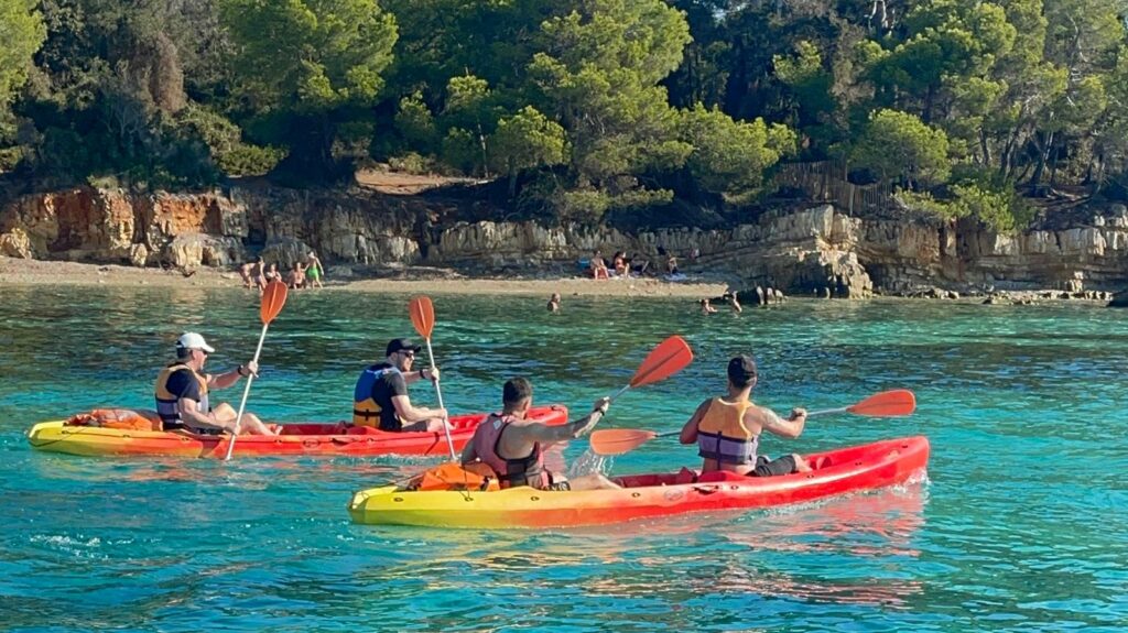 Kayak aux îles de Lérins : guide complet pour une excursion inoubliable depuis Cannes